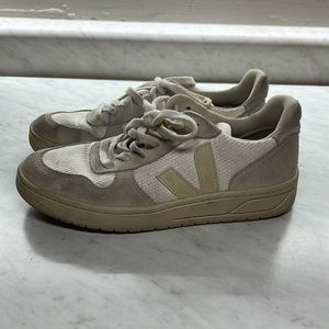 Veja V-10 Mesh Sneakers